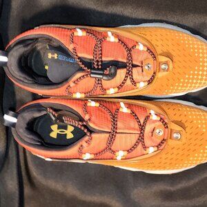 Under Armour UA HOVR Summit Fat Tire Delta Cuff
